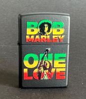 Bob Marley – Farbdruck auf einem mattschwarzen Zippo - Neu