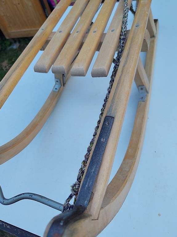 Luge: Schlitten Holzschlitten – D'occasion à Biel/Bienne par leg_2mby 3