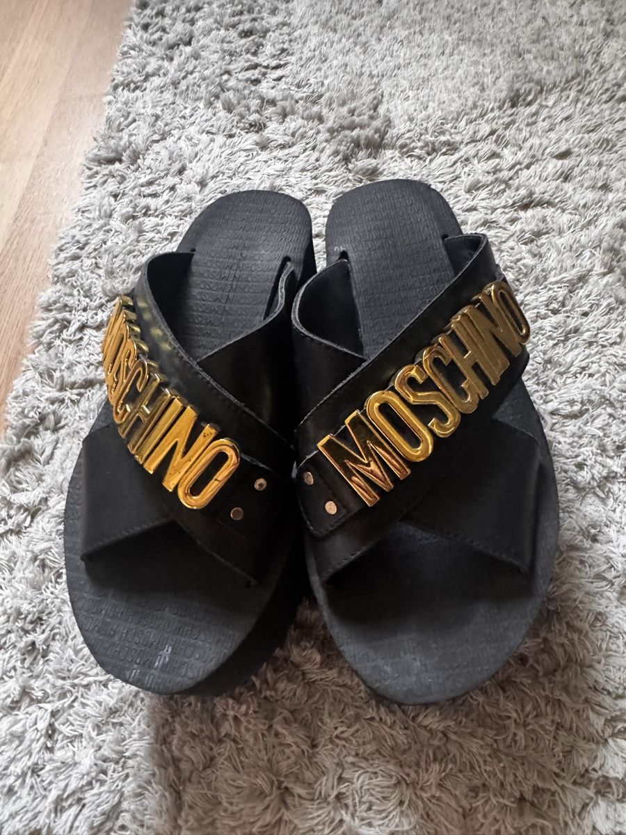 Damenschuhe: Moschino gr 38 – Gebraucht aus Münchenstein von By.gabriela.v