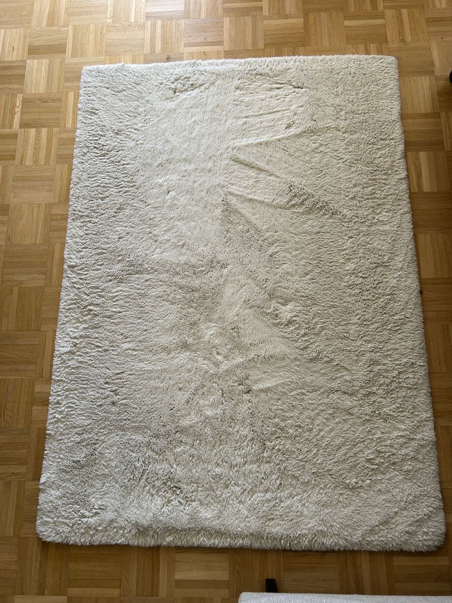 Tapis: Flauschiger, weisser Teppich – D'occasion à Urdorf par lau_l8vd 1