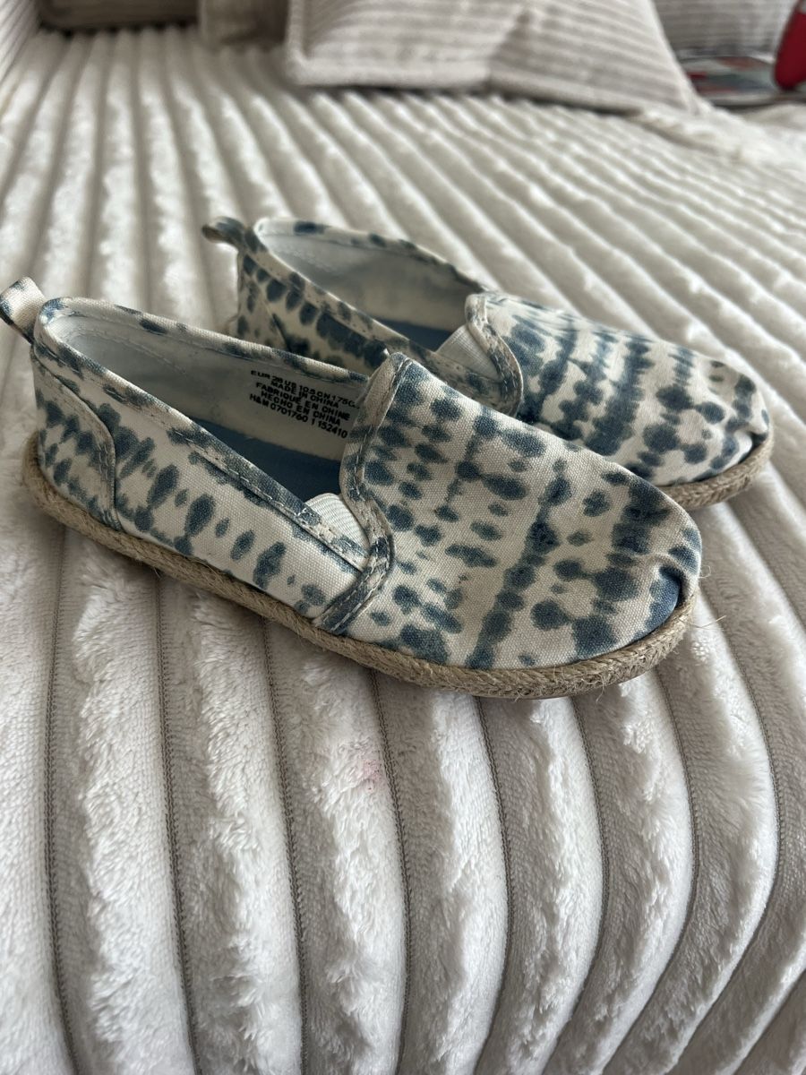 Scarpe per ragazzi: H&M ESPADRILLES NEUWERTIG GR 28 – Usato da Basel venduto da theo-g77