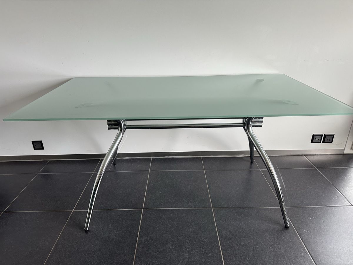 Tavoli: Tisch Glas Matt Metall Untergestell  – Usato da Ebikon venduto da Cinni1 1