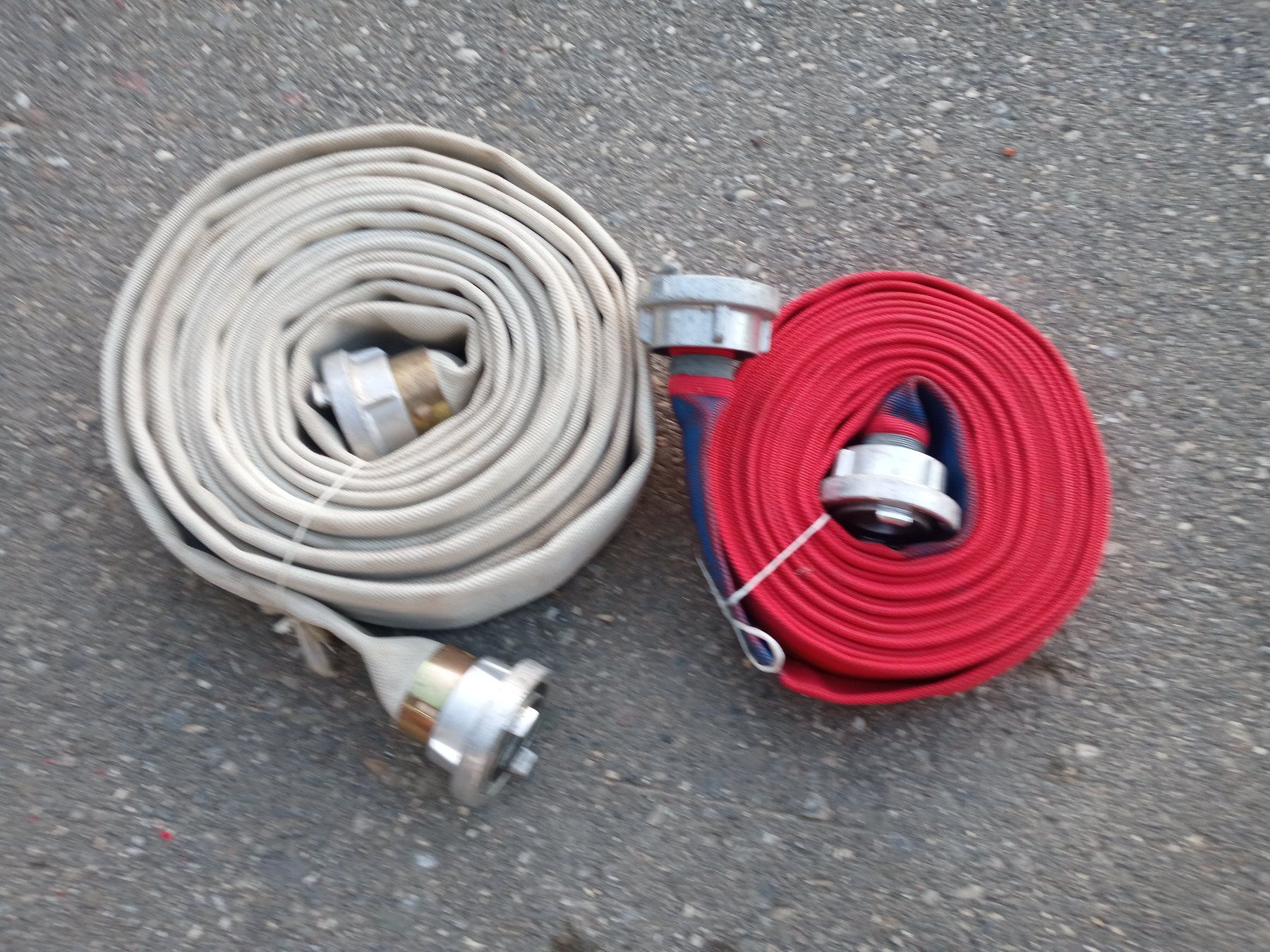 Rohre & Schläuche: 2x 10m Feuerwehrschlauch – Gebraucht aus Prez-vers-Siviriez von Monija70