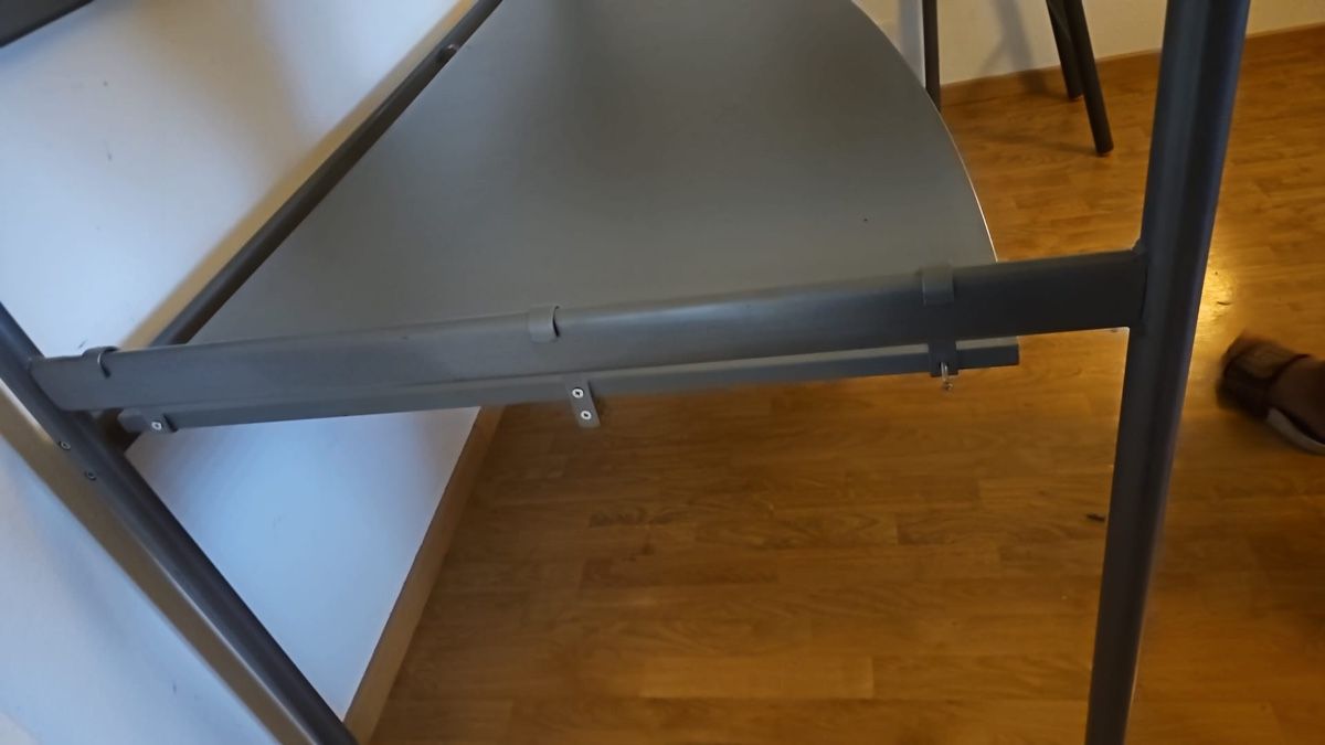 Betten: Hochbett +Schreibtisch – Gebraucht aus Uster von elm_5gtt 1