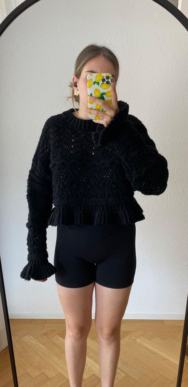 Zara Pulls & Sweat-shirts: Süsser Rüschen Pullover von Zara – D'occasion à Emmen par Linda-Bachmann 2