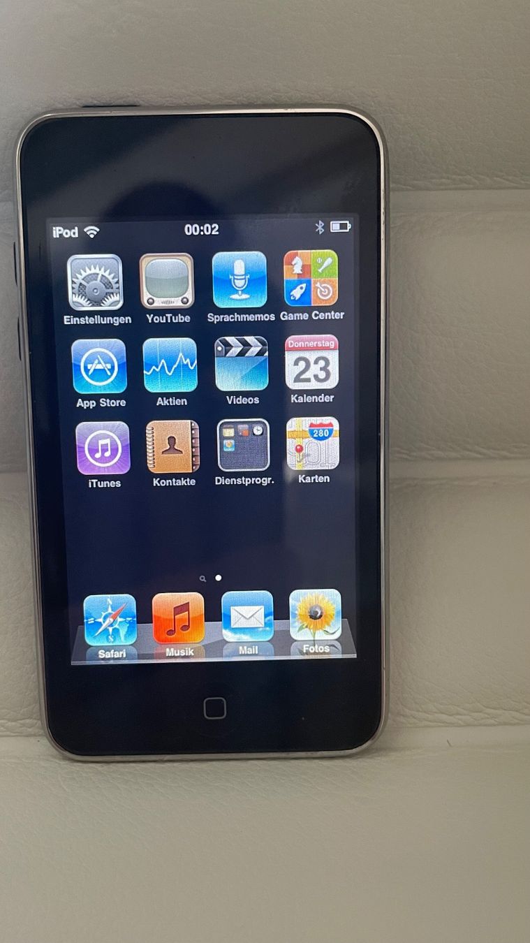 Apple Lettore multimediale portatile: Apple iPod Touch 2nd Gen, 32GB, MB533LL – Usato da zeihen venduto da Racer-71 1