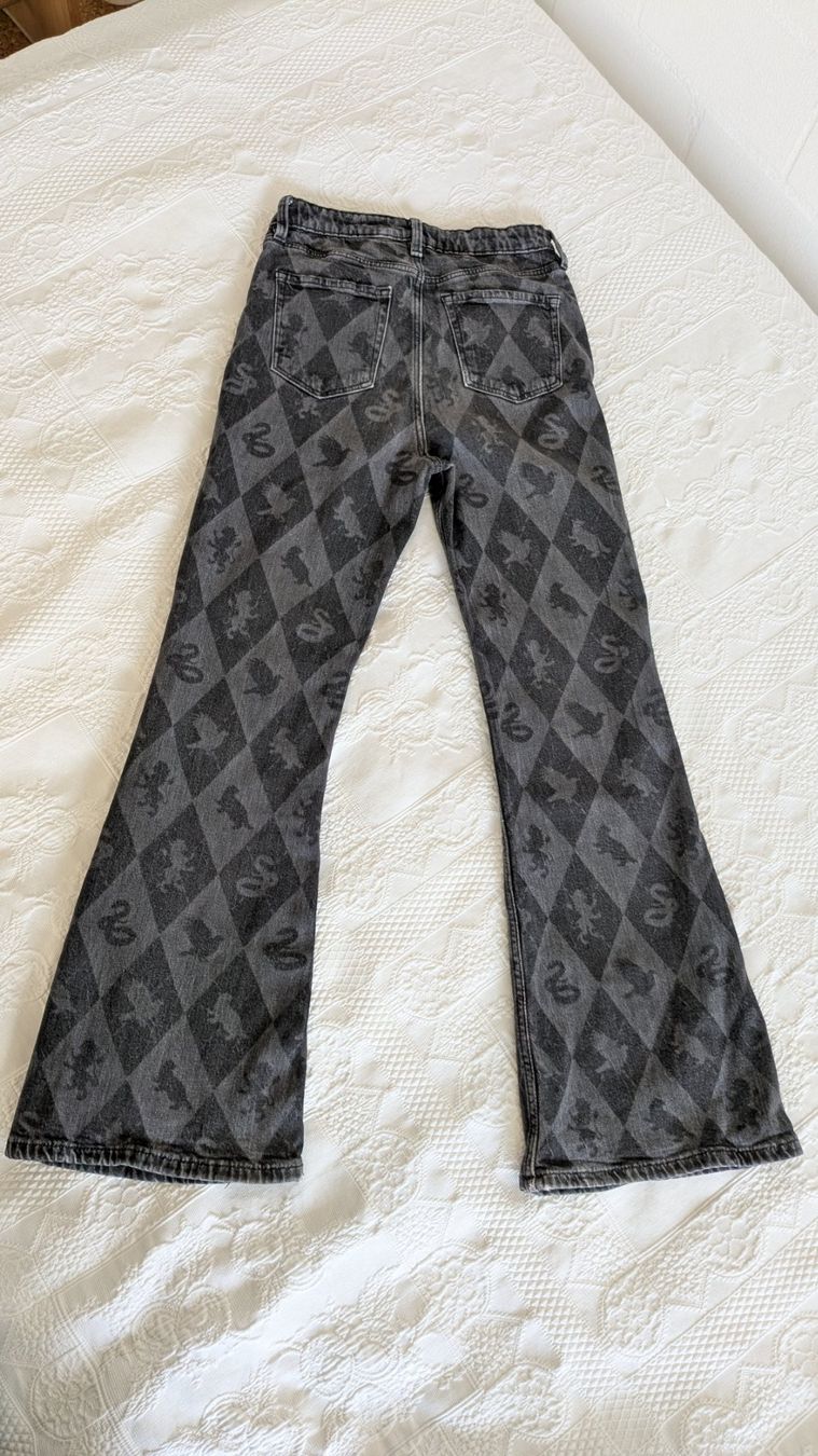 H&M Pantaloni: H&M Harry Potter Flared Jeans Gr. 146 – Usato da Adliswil venduto da bibuubib 1