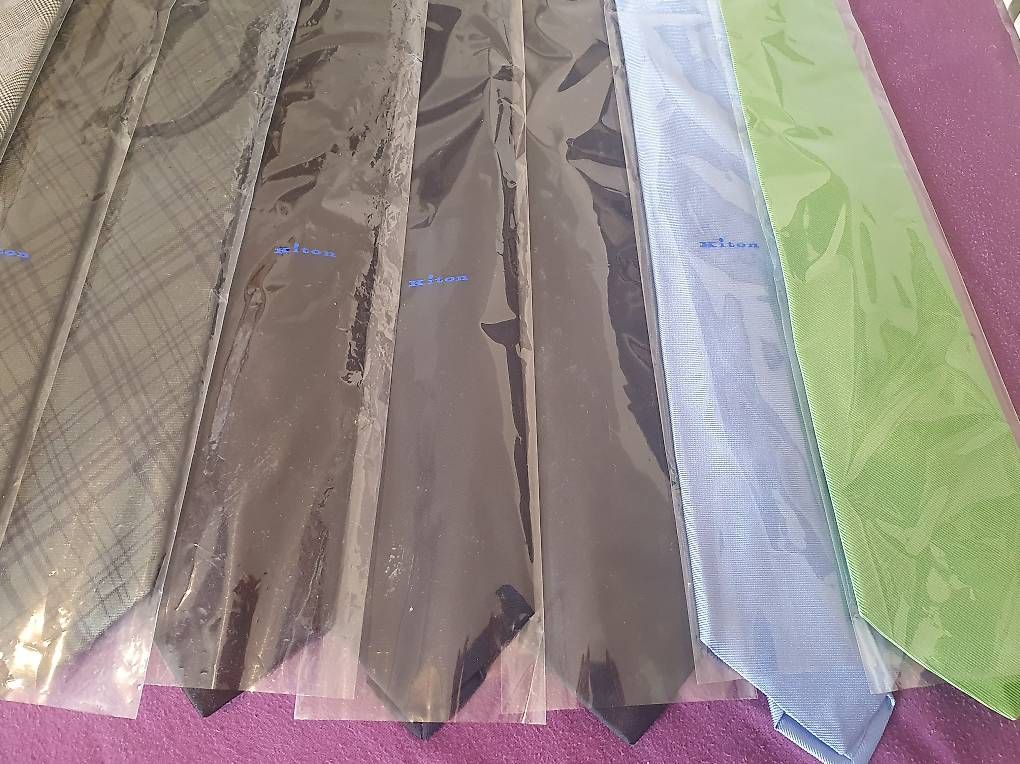 Cravatte: KITON 7-fold Krawatten Neu / Preis pro Stk. – Nuovo e nell'imballaggio originale da Zürich venduto da hydrogenfluorid 1