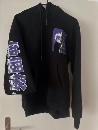 Anime Hoodie schwarz mit Print Motiv