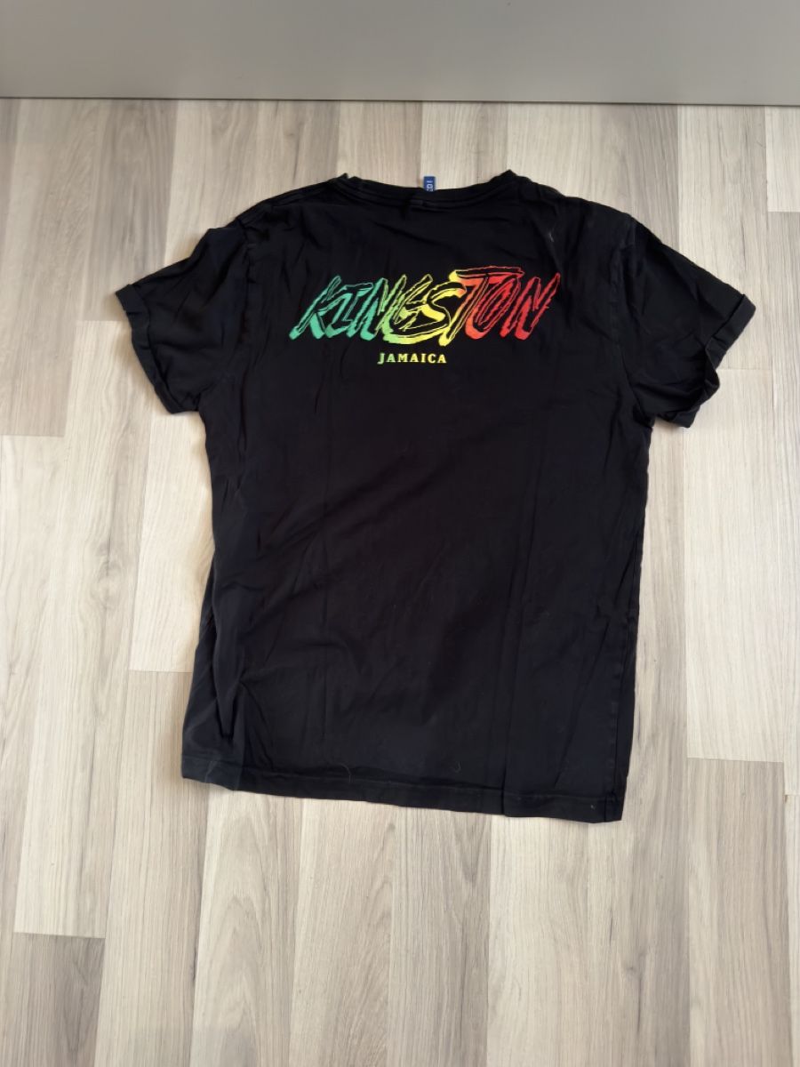 H&M T-shirt: Schwarzes T-Shirt – Usato da Davos Platz venduto da ang_m2dp 1