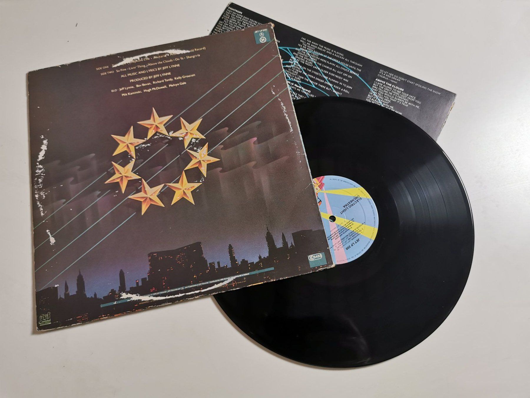 Dischi in vinile: ELECTRIC LIGHT ORCHESTRA - A NEW WORLD RECORD – Usato da Grafenried venduto da House-of-Oldies 1