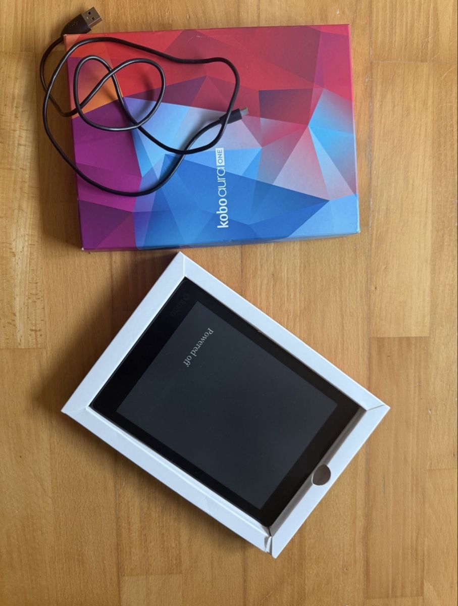 Kobo Tablet PC: Kobo Aura ONE E-reader with USB cable and box – Neu (gemäss Beschreibung) aus La Chaux-de-Fonds von joa_jk5g