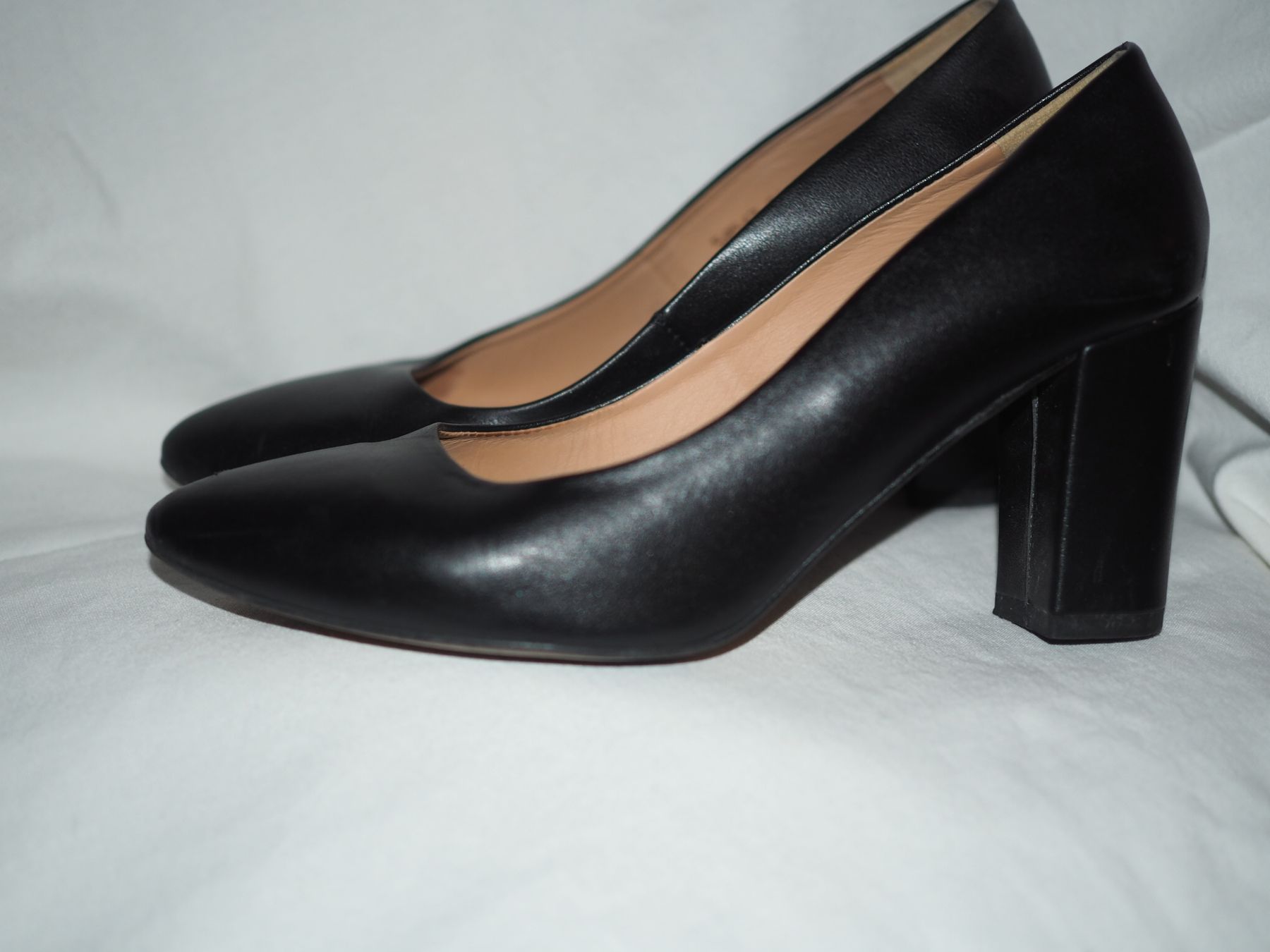 Scarpe da donna: Schwarze KAZAR Leder-Pumps , Gr. 38 – Usato da Luzern venduto da MweziMystique 4