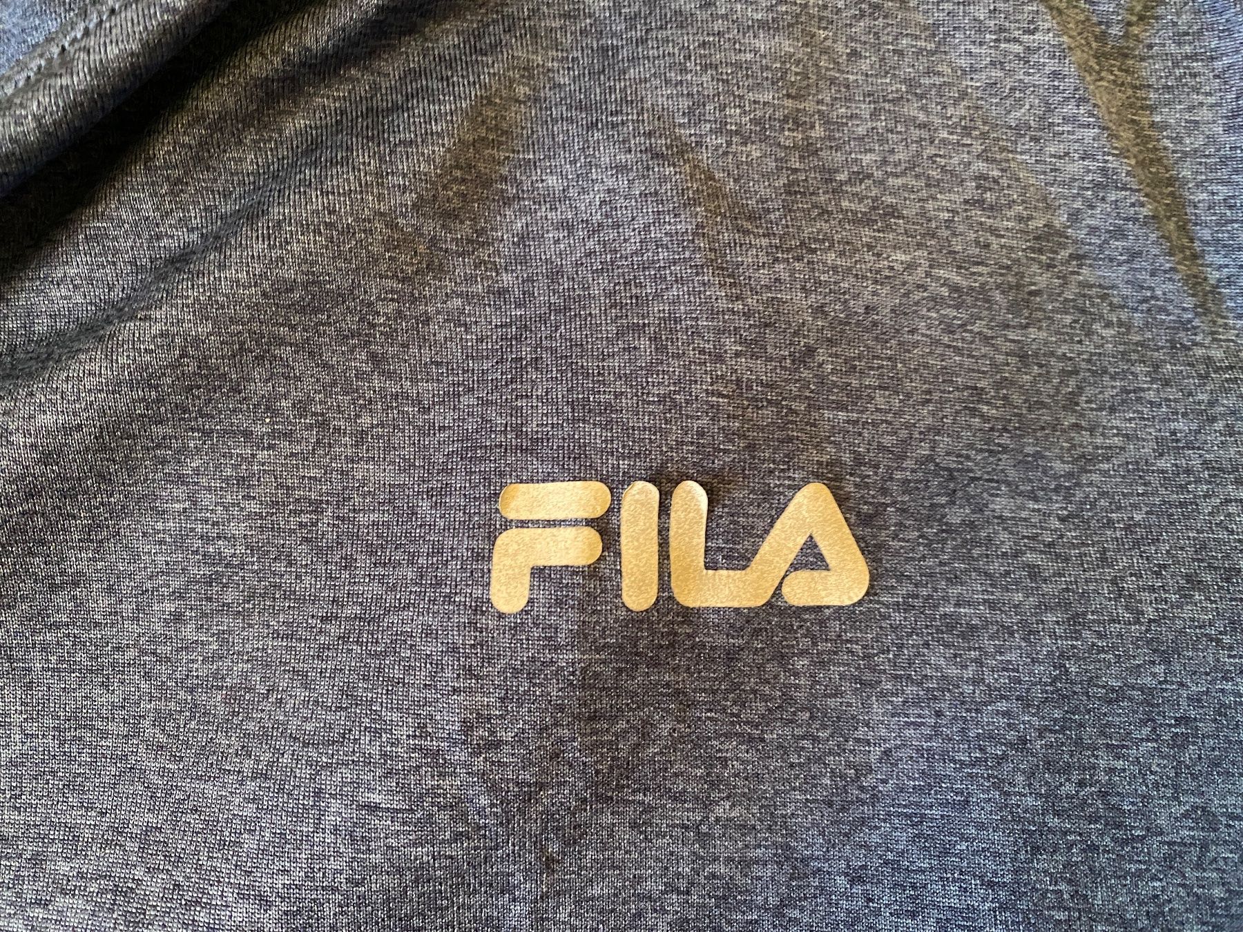 Fila Lotti di vestiti: Fila-Set, Hose und 2 T-Shirts L – Usato da Zürich venduto da Wim-Broccoli 6