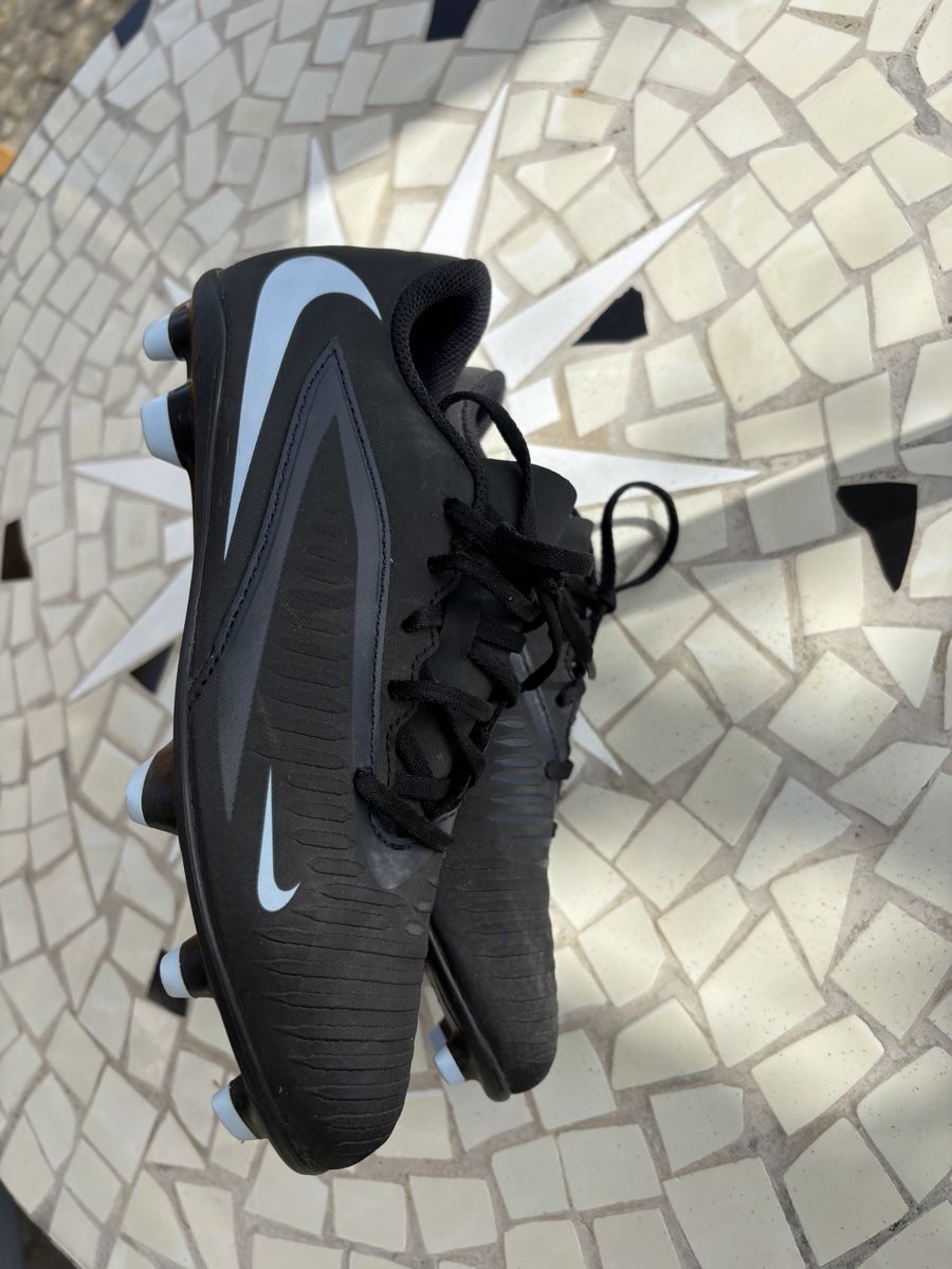 Altro in Alpinismo & Escursioni: Crampon Nike.Pointure 38 – Usato da Delémont venduto da Vendeur_3