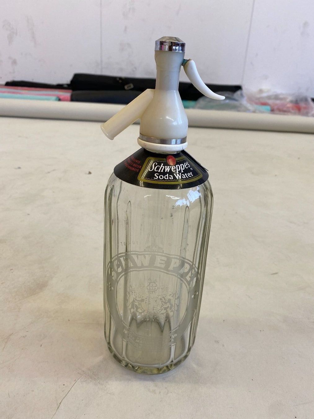 Autres articles pour la maison: Antike Schweppes Sodaflasche – D'occasion à Riniken par Tape5