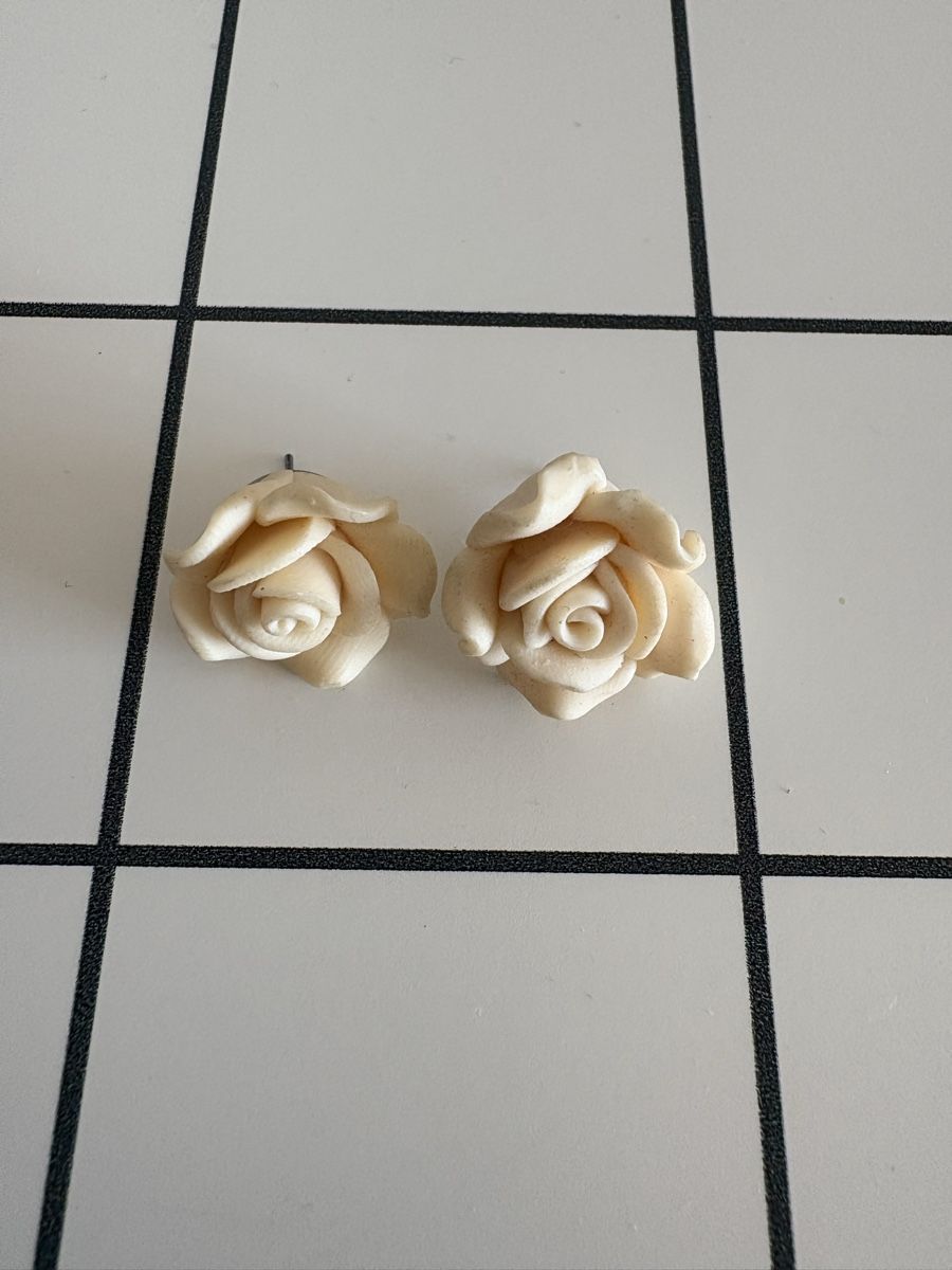 Orecchini pendenti & Orecchini a lobo: Orecchini a rosa eleganti e alla moda – Nuovo e nell'imballaggio originale da Zürich venduto da cla_y52m 2