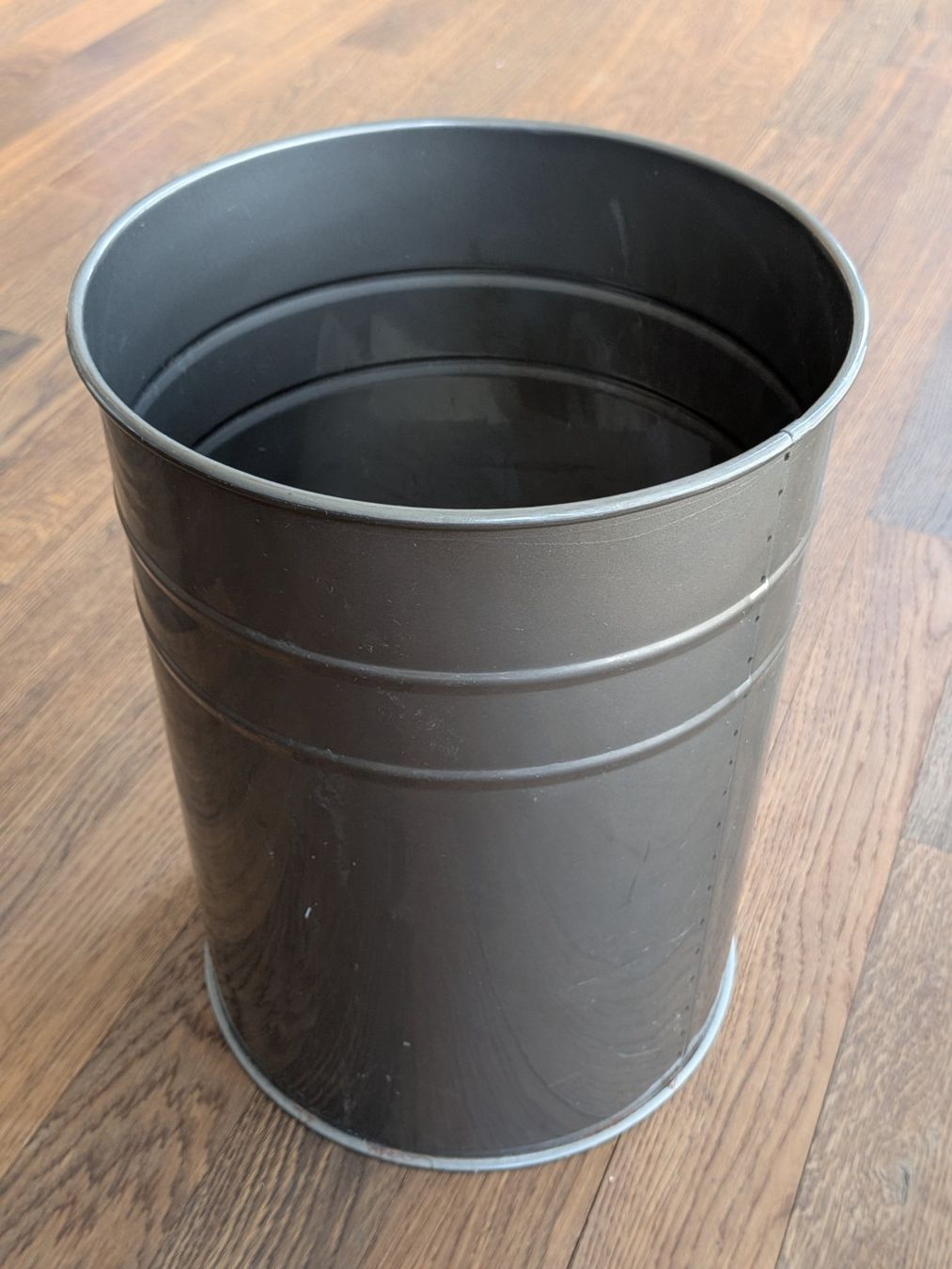 Poubelles: Blech Papierkorb grau – D'occasion à Zürich par Martinbu