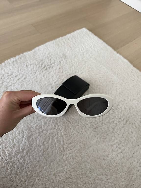 Prada Brillen & Gläser: Prada Originale Sonnenbrille – Gebraucht aus St. Gallen von LGAD96 4