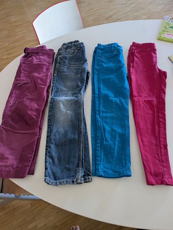 4 Kinder Hosen Grösse 122/128