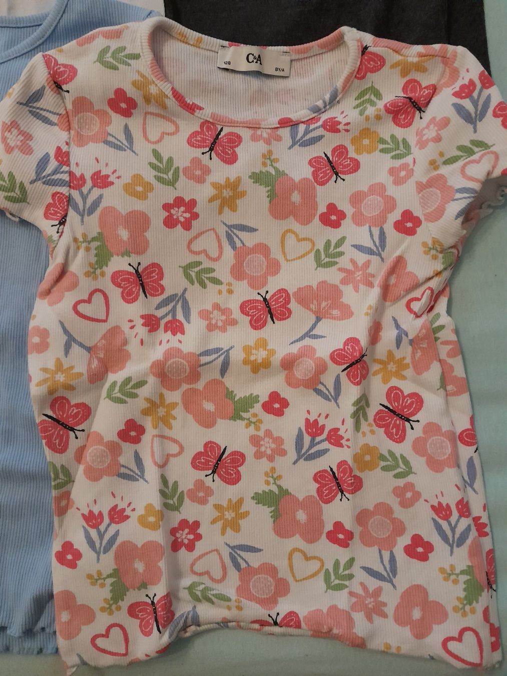C&A Camicette, T-shirt & Top: T - shirt Mädchen Gr. 128 – Usato da Worb venduto da Osterthal 1