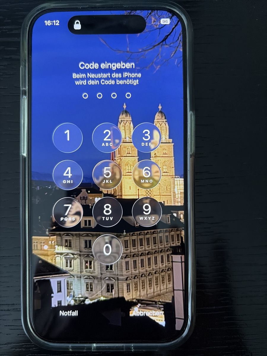 Apple Portables: iPhone 15 Pro, Black Titanium, 128GB – D'occasion à Zürich par Granitus250