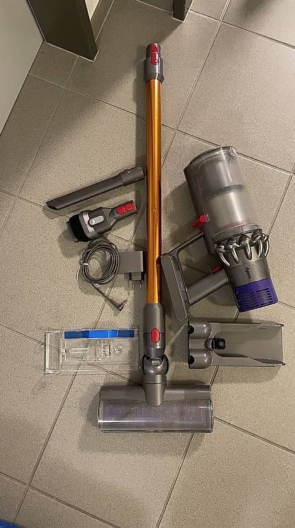 Aspirateurs & Accessoires: Dyson V10 absolut – D'occasion à Duillier par ant_8vvd