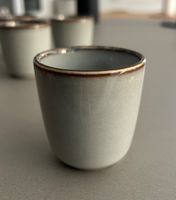8 Espresso Tassen und 2 Tableau‘s