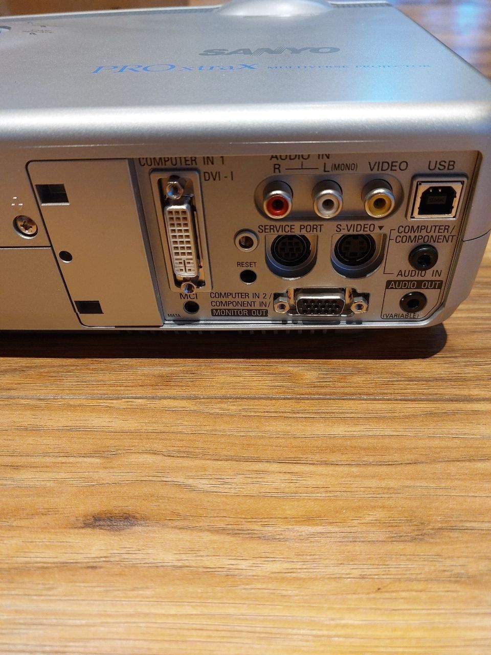 Sanyo Proiettori: Beamer SANYO PLC-XL20 – Usato da Utzigen venduto da Skaadi94 2