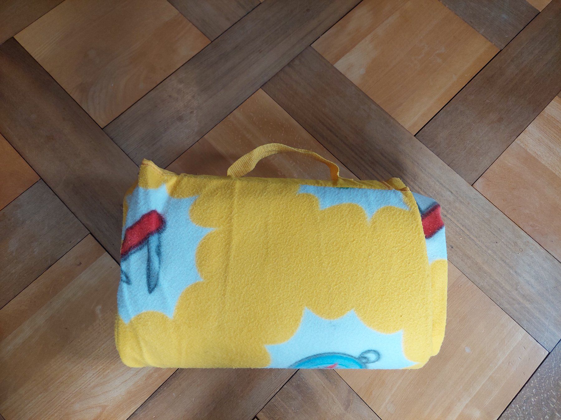 Coop Decken: Emoji Picknickdecke – Gebraucht aus Beckenried von Havacola 5