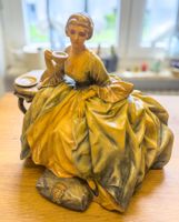 Grosse Cacciapuoti Keramikfigur elegante Dame mit Teetasse