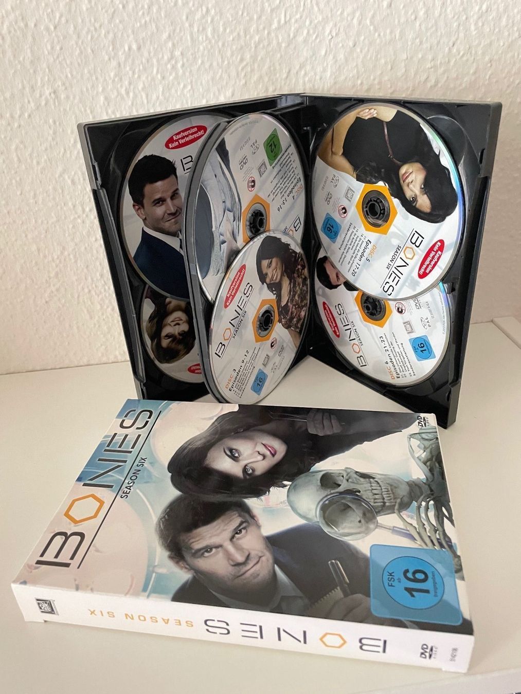 Tutti i DVDs: Bones  Season 6 – Nuovo (secondo la descrizione) da Riehen venduto da M.S.DVD 4