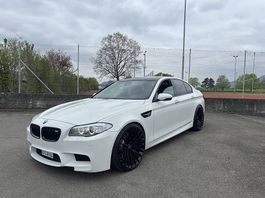 BMW M5 F10 V8 