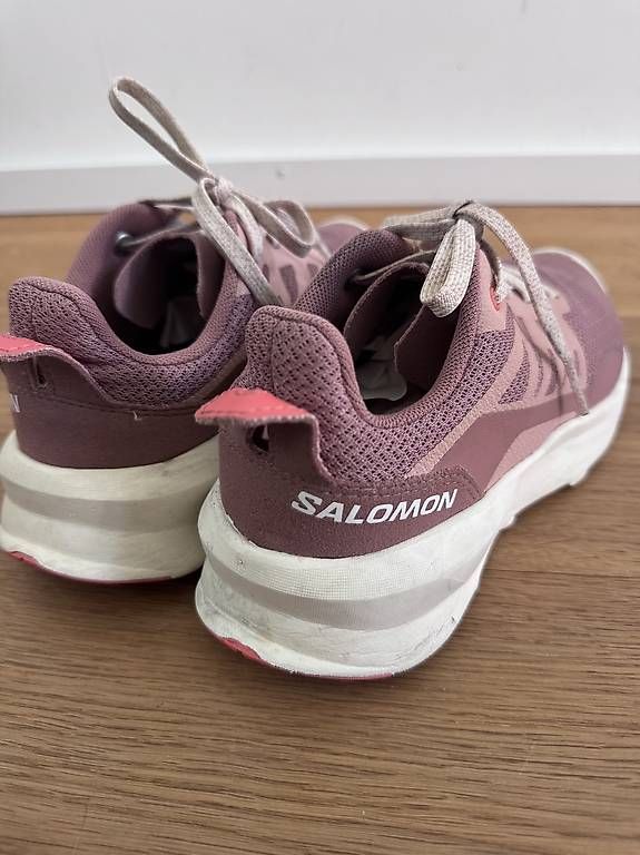 Scarpe da donna: Salomon Turnschuhe, Grösse 36 – Usato da Birmensdorf ZH venduto da FiKaVa 2