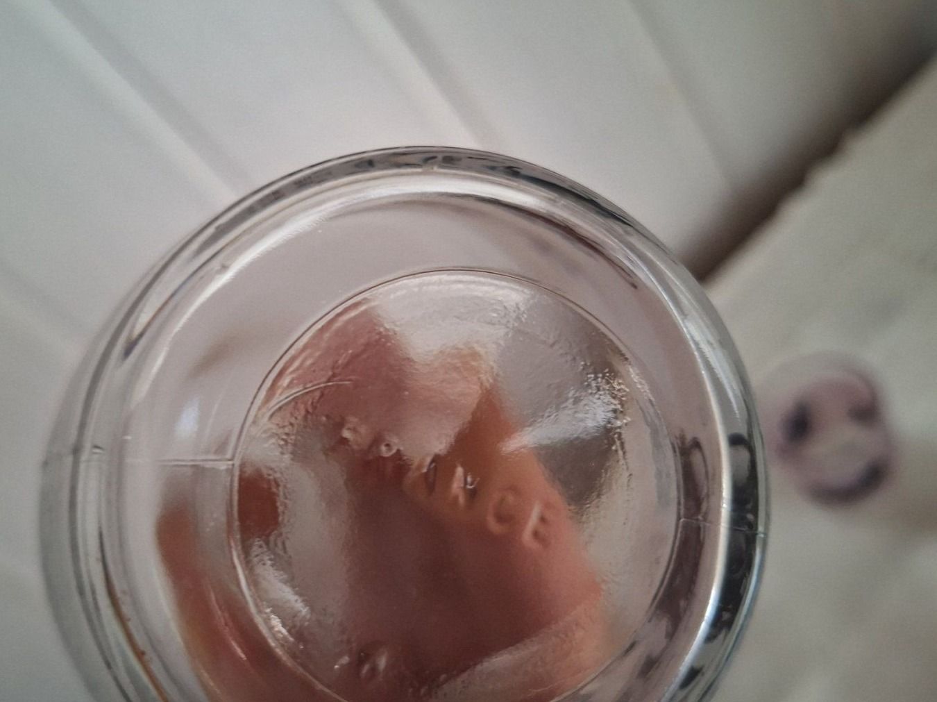 Altro: Vintage Schnaps-Lilör -Flasche , 7farbige  Gläschen , – Usato da Arlesheim venduto da shopradl 7