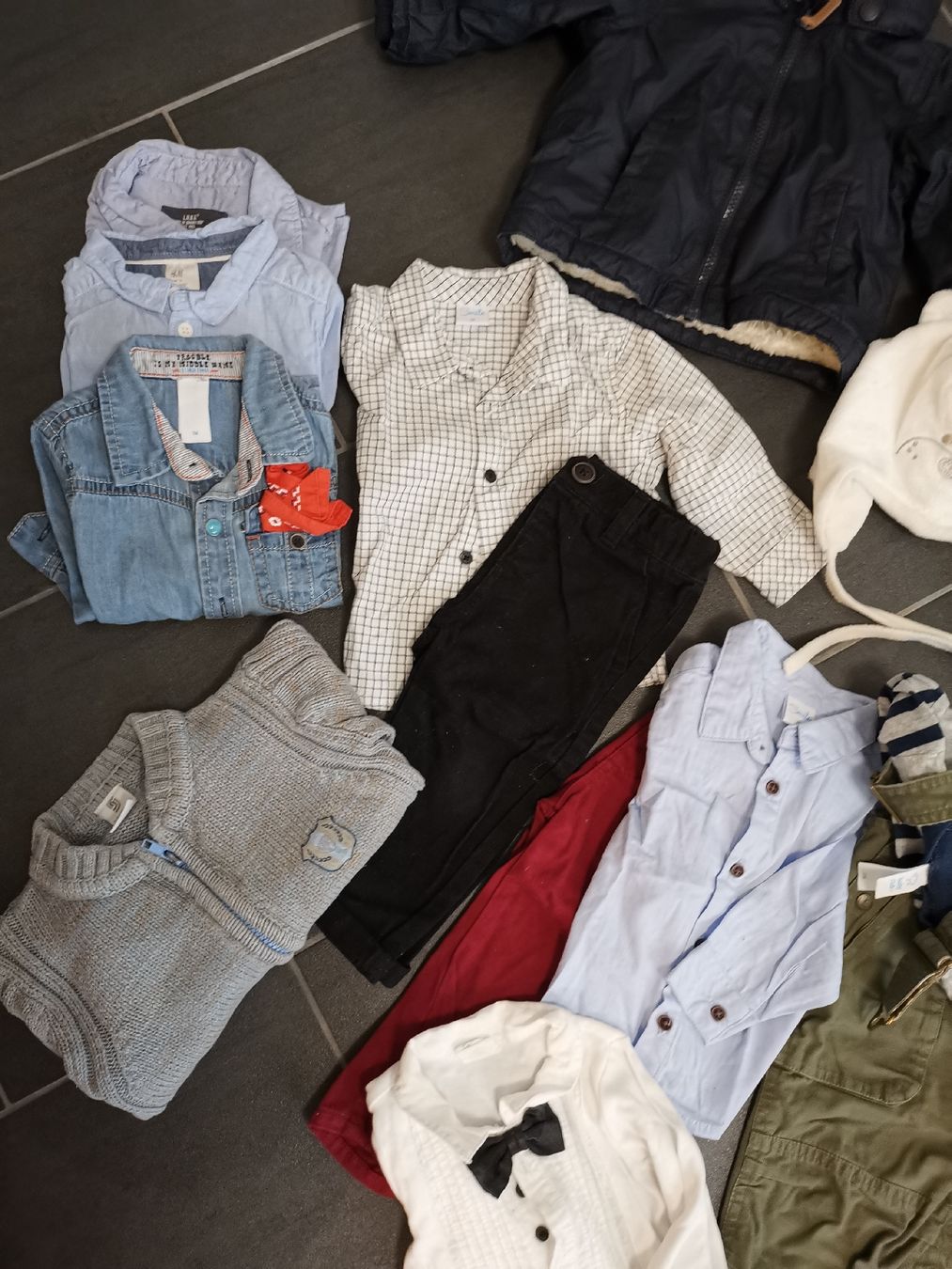 Lotti & Set di vestiti: Grosses Kleiderpaket Gr. 74 - Versand möglich – Usato da Matzendorf venduto da hauli2 4