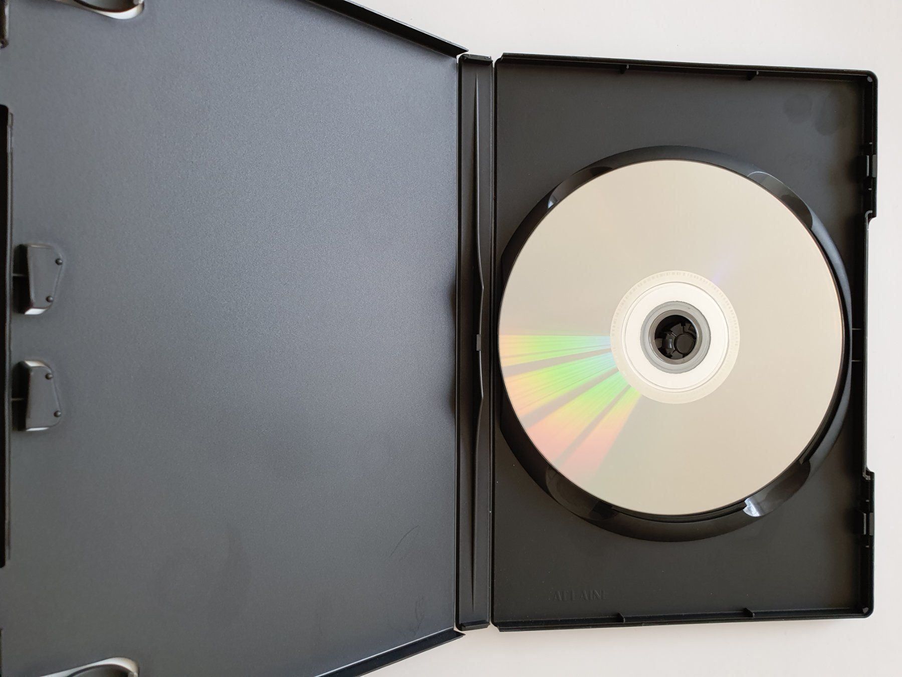 Tutti i DVDs: PATHFINDER - Fährte des Kriegers – Usato da Oberdorf BL venduto da BaldenEagle 2