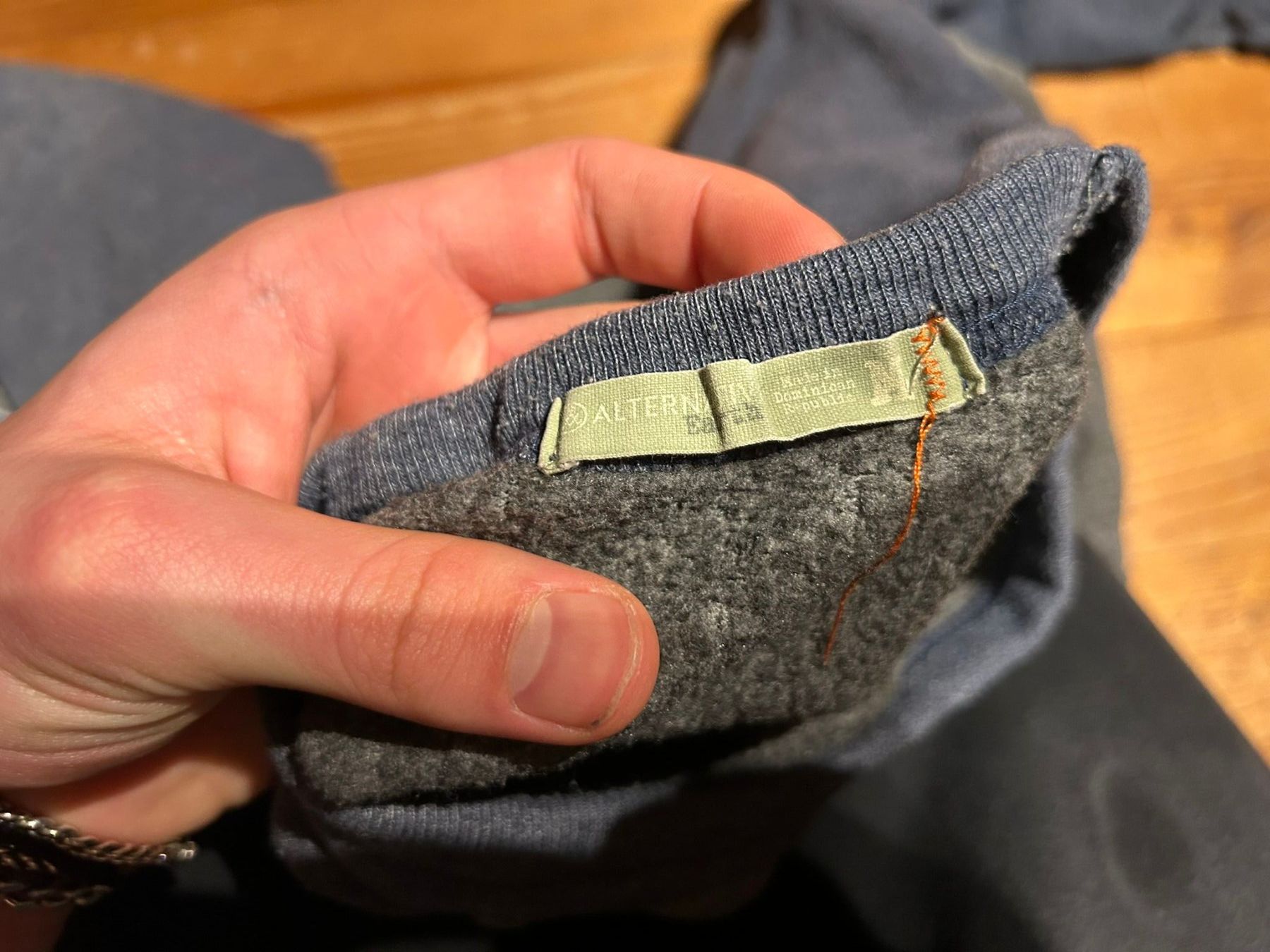 Maglioni & Felpe: On y va Zürich Sweater M – Usato da Affoltern am Albis venduto da Cmara 2
