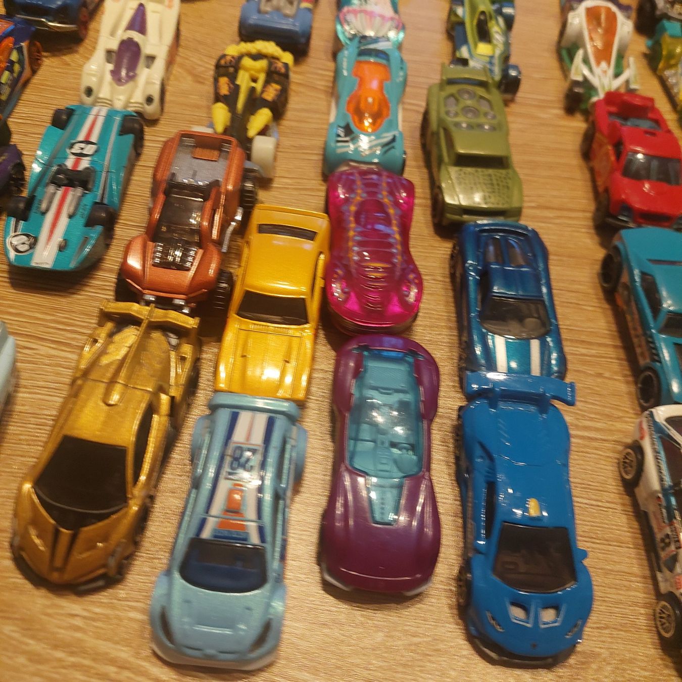 Hot Wheels Spielzeuge: Hotweels 157 Stk. mega Set – Gebraucht aus Belp von masterdriftking 9