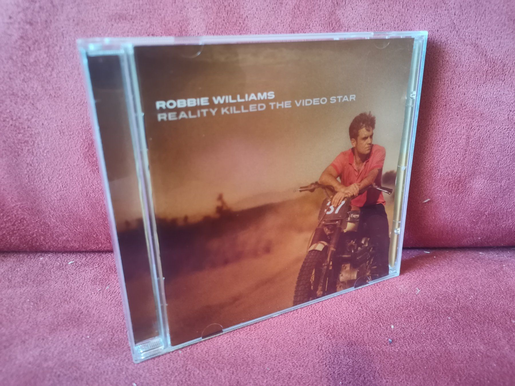 CDs: Robbie Williams Reality Killed The Videostar – Gebraucht aus Zofingen von noise123