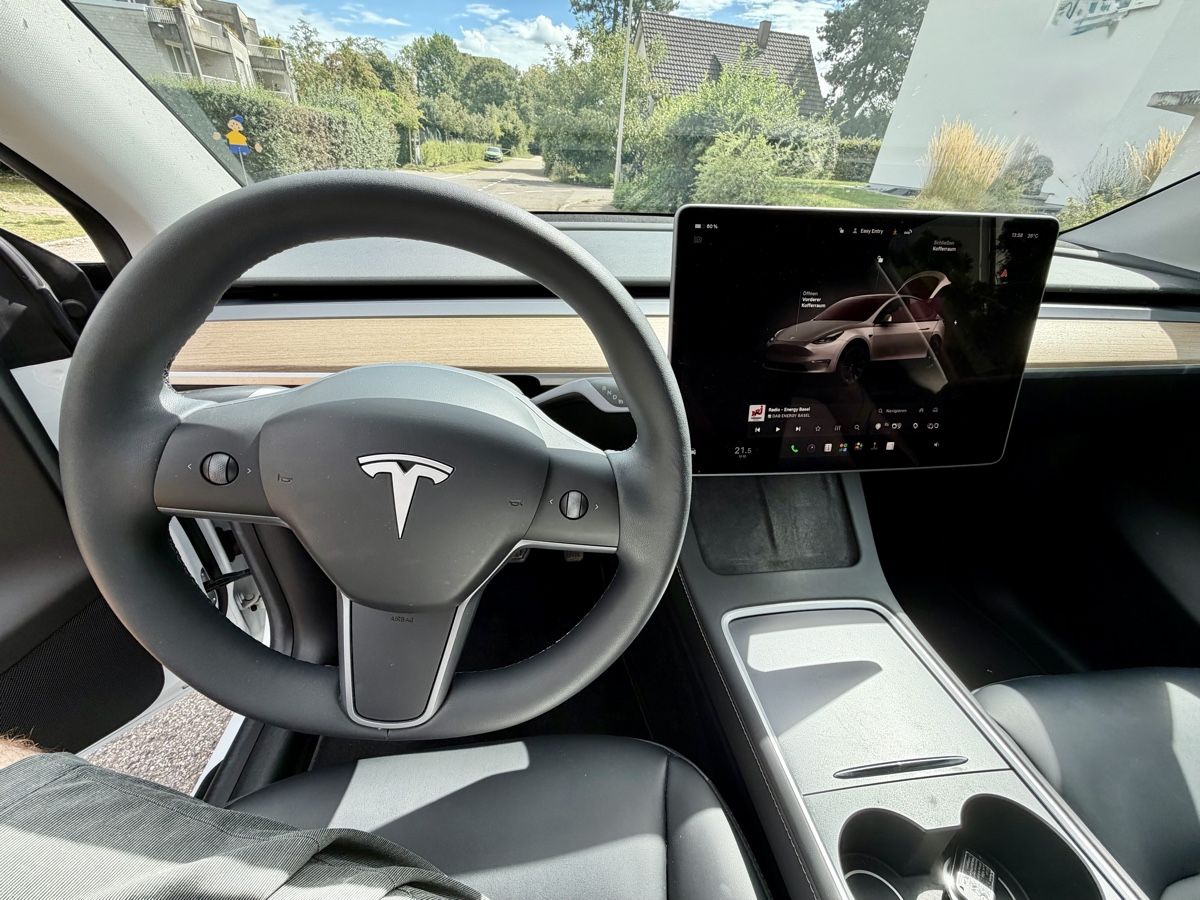 Tesla Automobili: Tesla Modell Y RWD – Usato da Solothurn venduto da Iustus 3