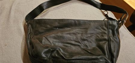 Schwarze Handtasche von Esprit,