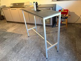 Bartisch mit Aluminiumgestell grau