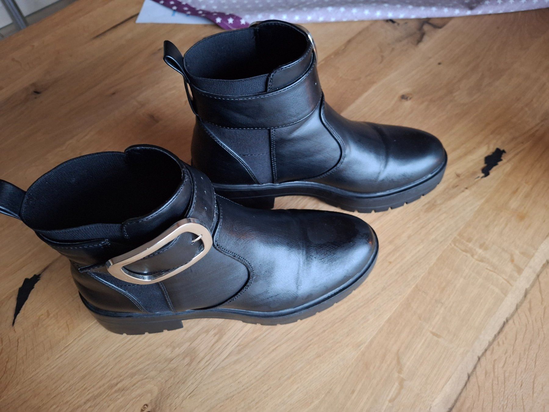 Scarpe da donna: Schöne schwarze Boots gr.40 – Usato da Sigriswil venduto da Aline_87 1