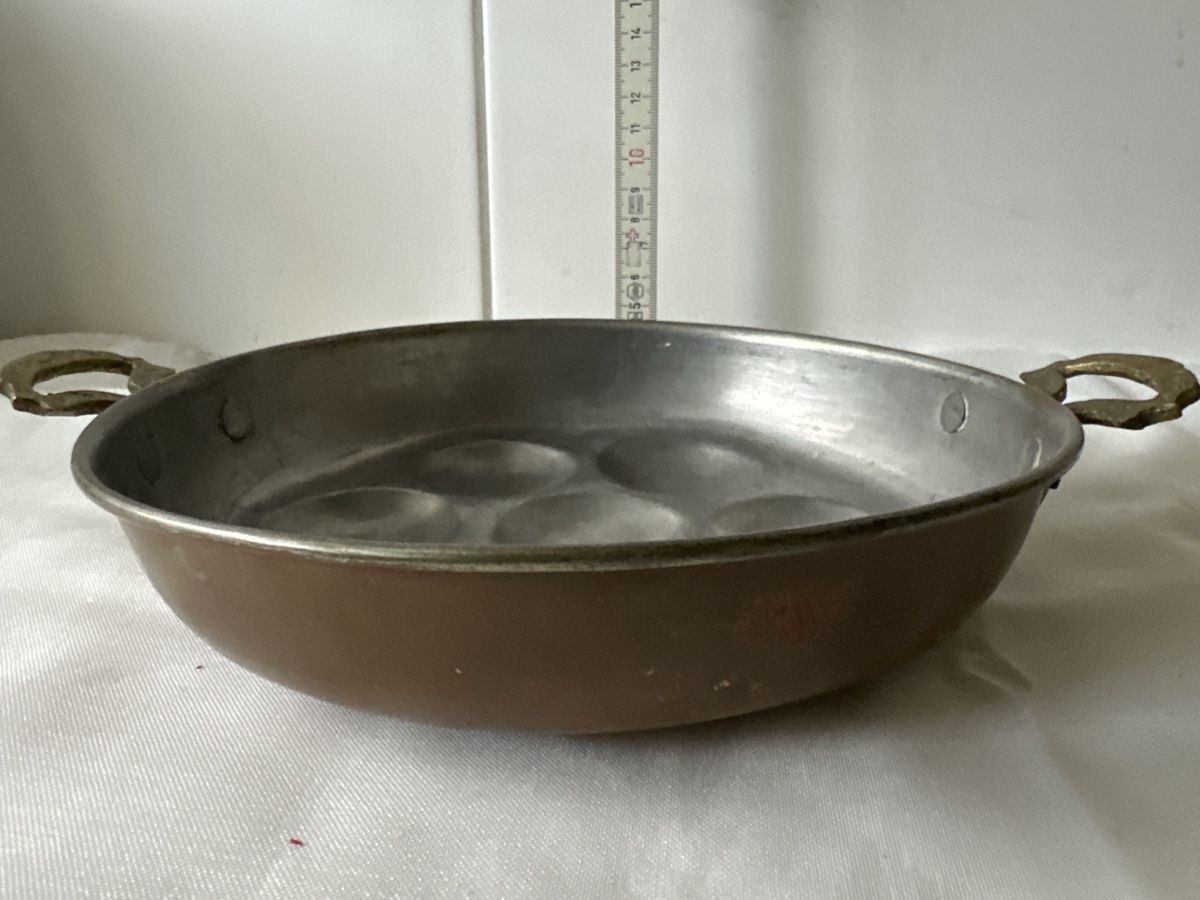 Padelle: Antike Kupferpfanne  mit Messinggriffen, 21cm Durchmesser – Usato da Zürich venduto da Chaeffeler 5