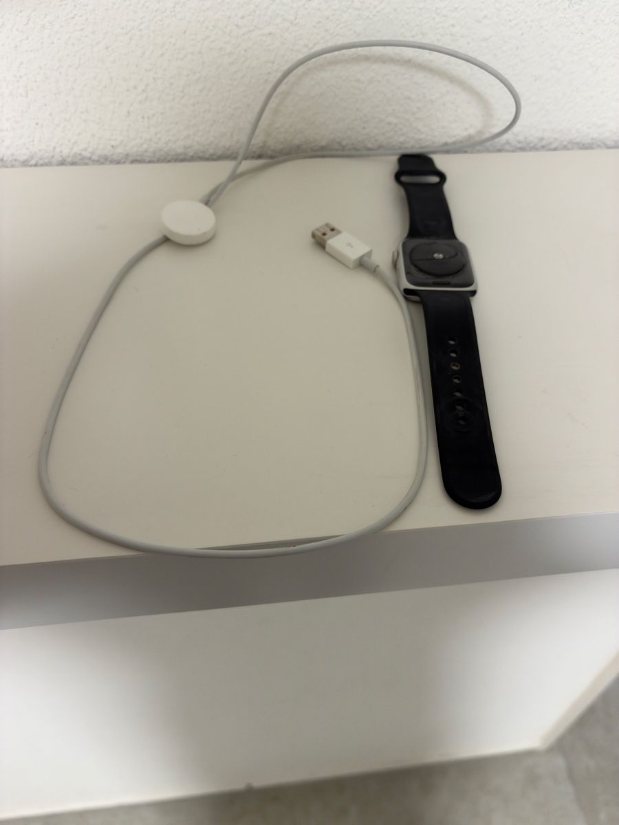 Apple Smartwatch: Apple Watch SE 44mm – Usato da Rekingen AG venduto da ZubiL 4