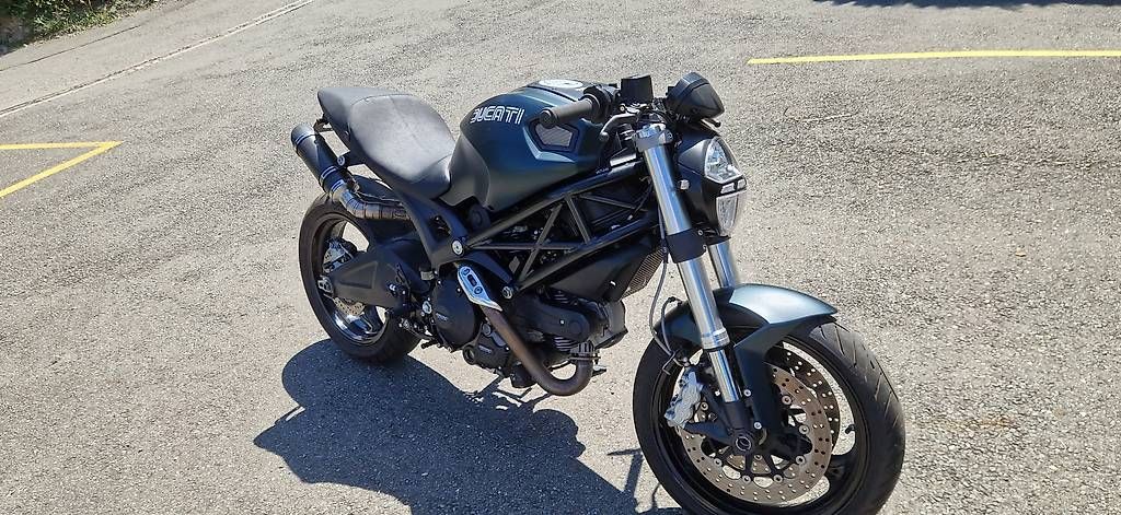 Route: Ducati Monster 696  – D'occasion à Aven par man_yl9j