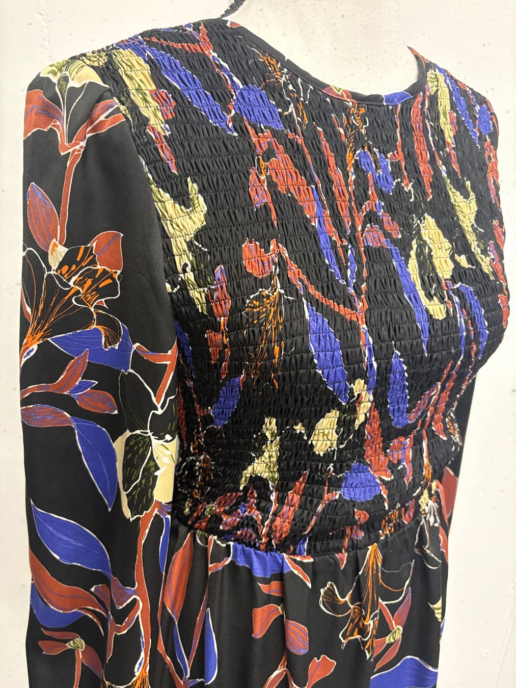 Mango Vestiti: Mango gemustertes Kleid S schwarz blau langarm Viskose – Nuovo (secondo la descrizione) da Regensdorf venduto da secondchancefashion 1