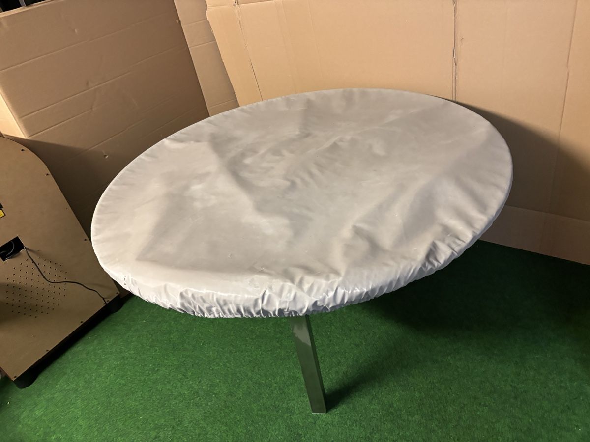 Tischset: Balkonset Tisch und Stuhl – Gebraucht aus Zug von Deks 9
