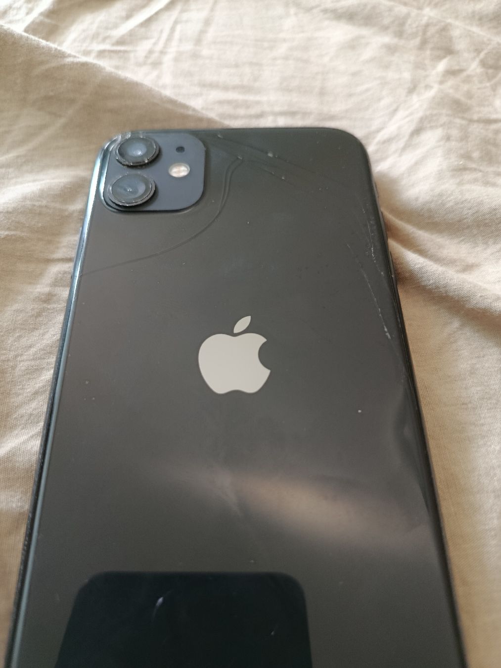 Apple Telefoni cellulari / Smartphones: Smartphone Apple iPhone 11 Defekt – Difettoso da Zürich venduto da kin_5jm2 2